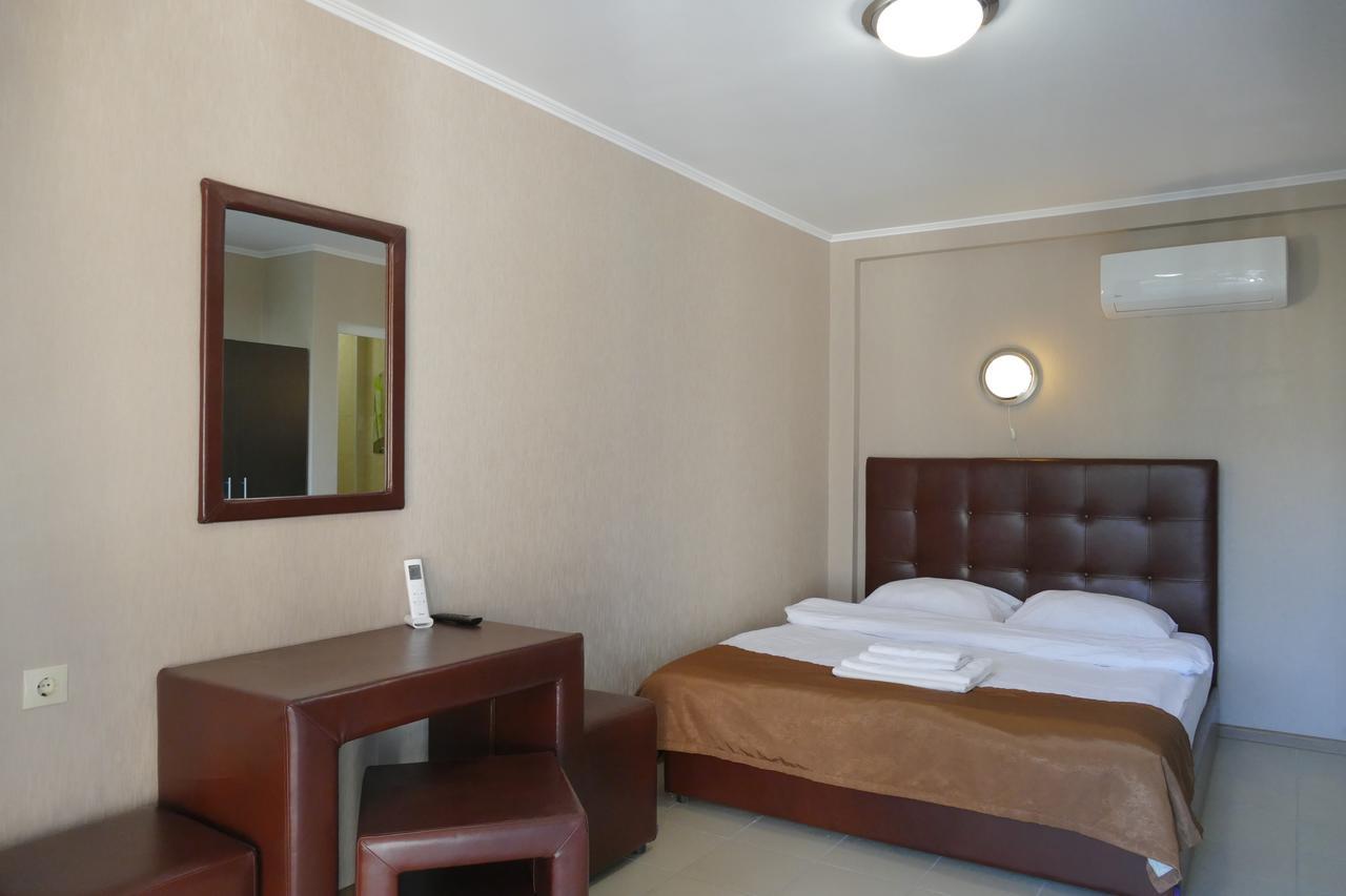 Astoria Comfort Hotel New Athos Exteriör bild